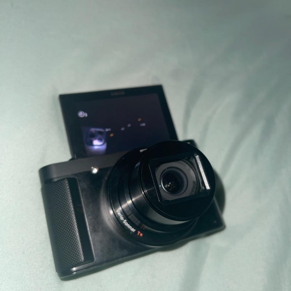 Camera - Picture 5 of 6